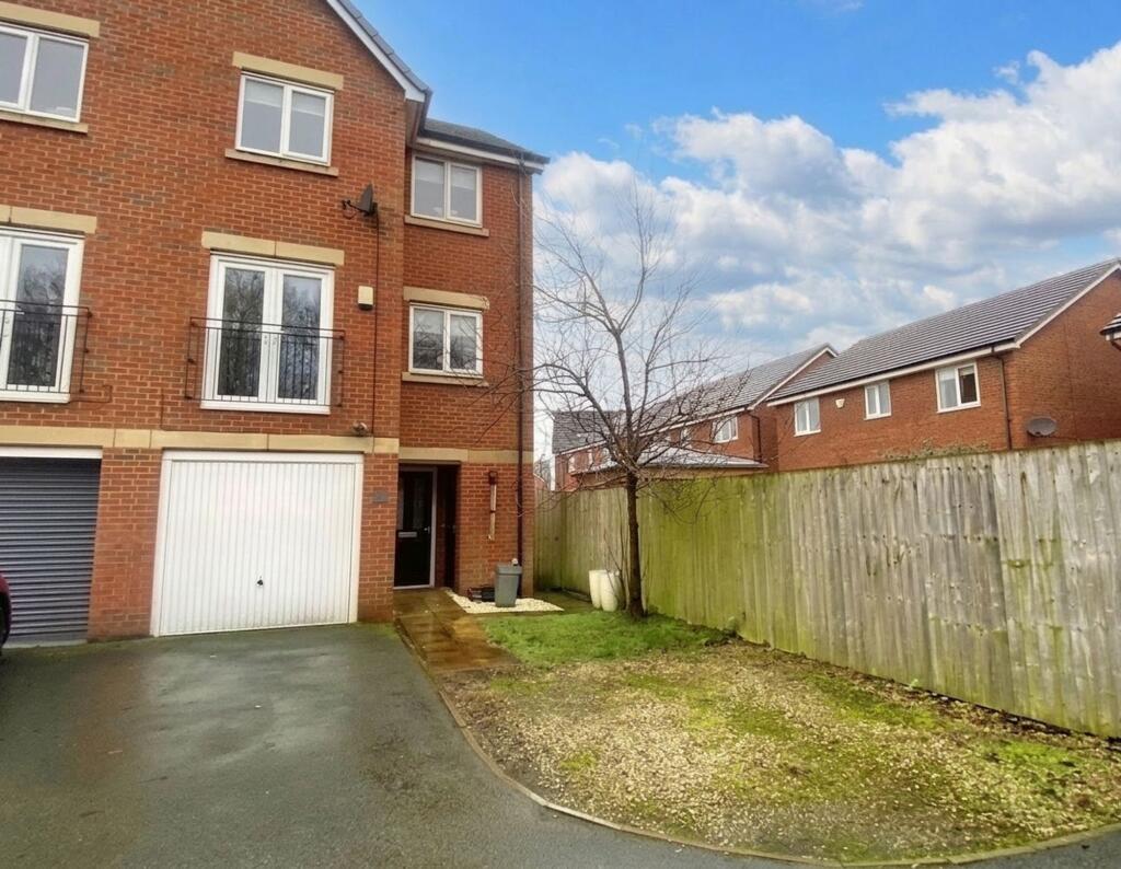 Main image of property: Cotton Fields, Worsley, M28