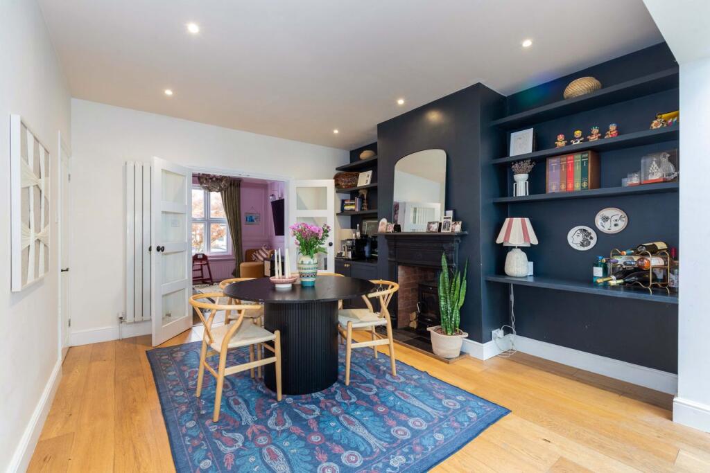 House in Slough - View 4