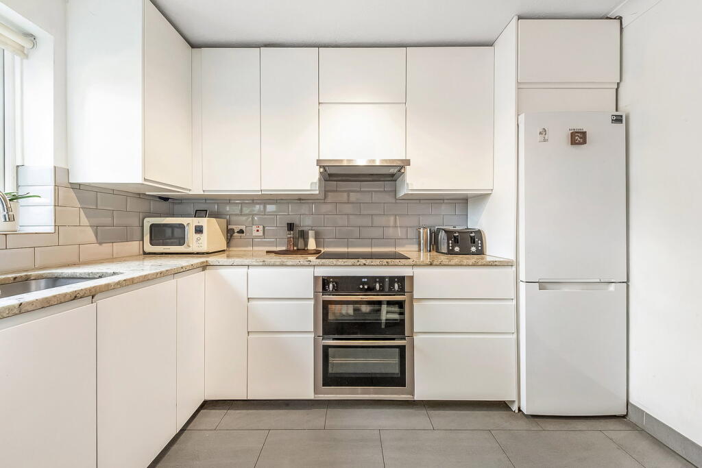 House in London, East Dulwich - More