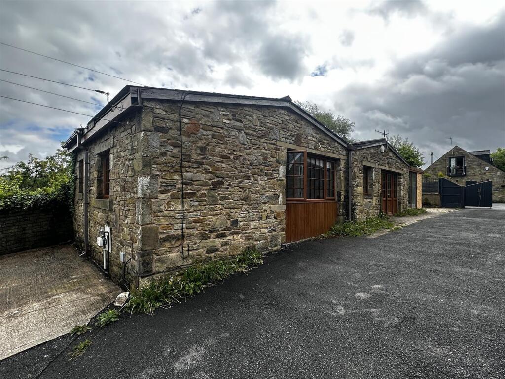House in Blackburn - View 4