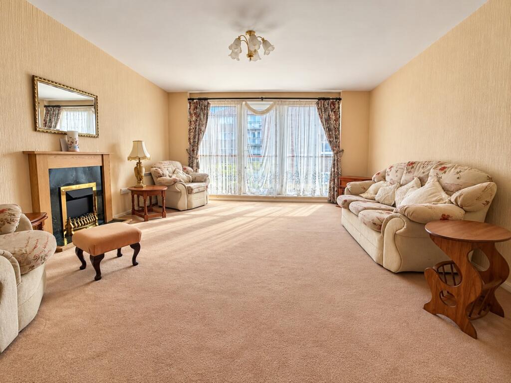 Apartment in Gosport, Hampshire - View 2