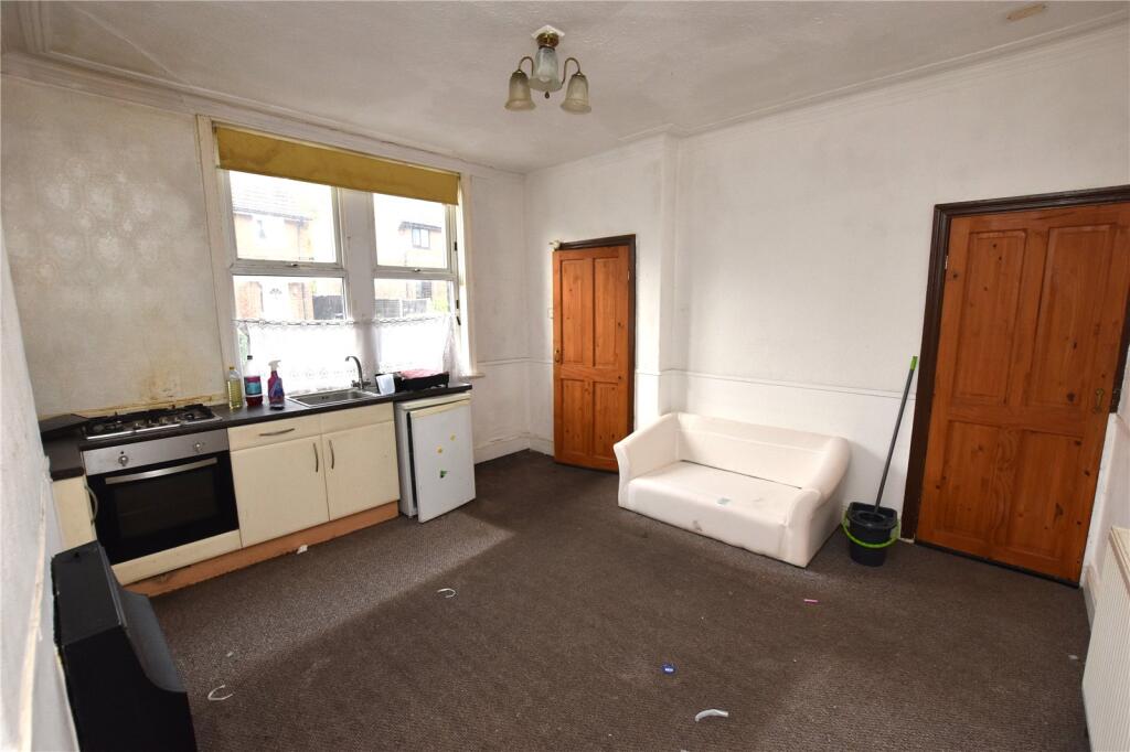 House in Leeds, West Yorkshire - View 3
