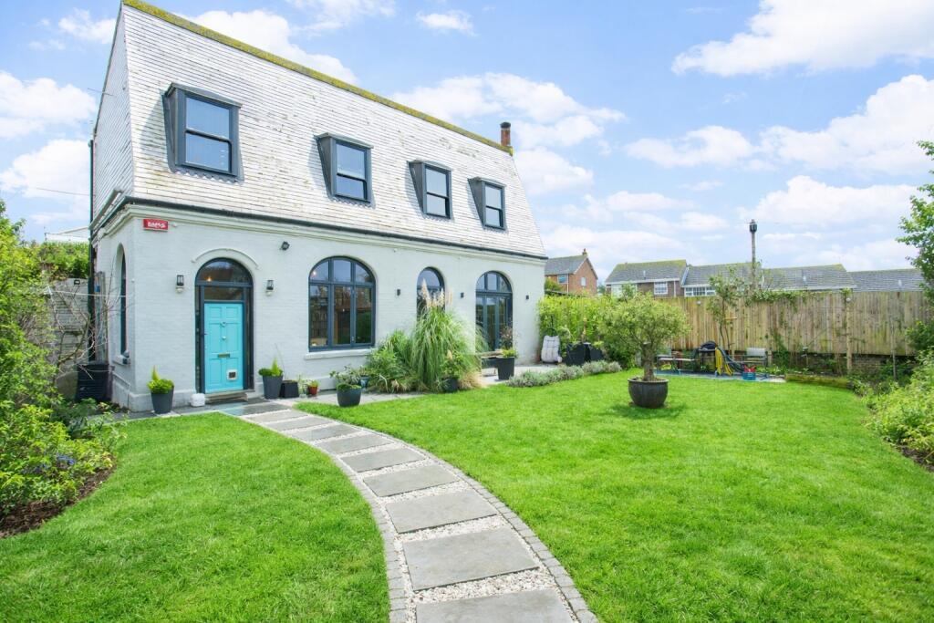Main image of property: Beacon Hill, Herne Bay, CT6
