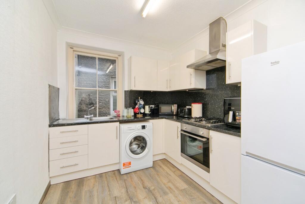 Abergele Road, COLWYN BAY, Clwyd, LL29 photo 2