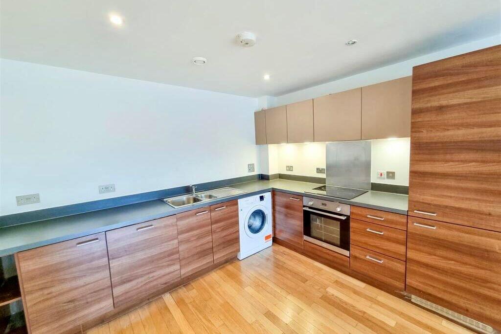 Flat 14, 386 London Road, Croydon, London, CR0 2SU photo 2