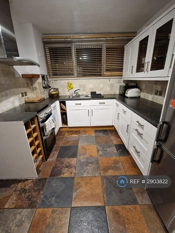 3 bedroom maisonette for rent