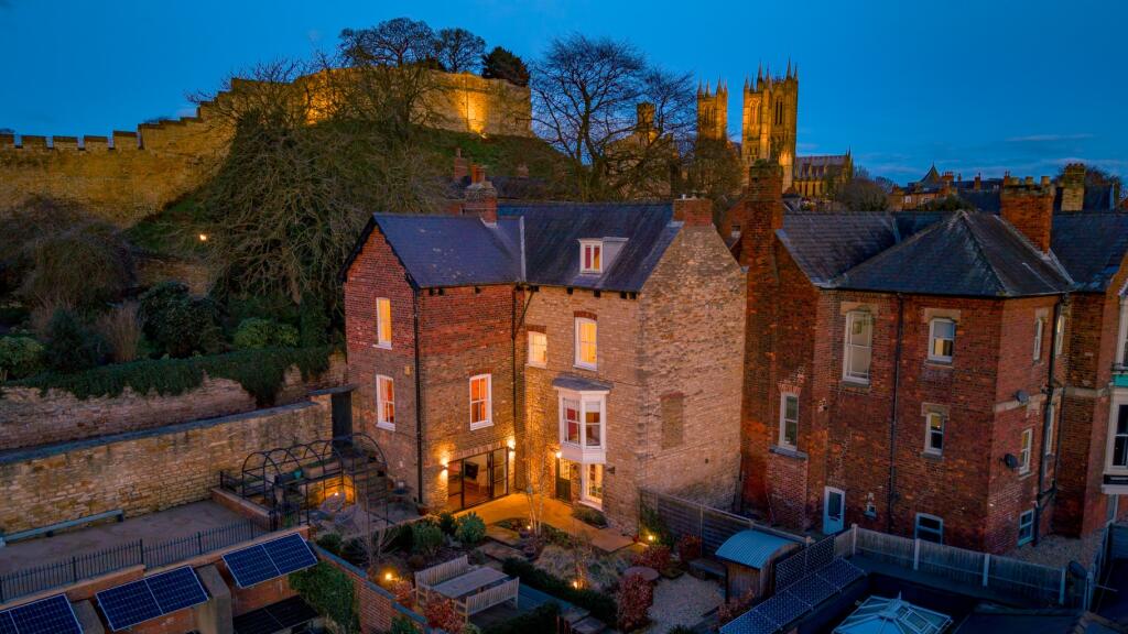Main image of property: Drury Lane, Lincoln, Lincolnshire, LN1 3BN