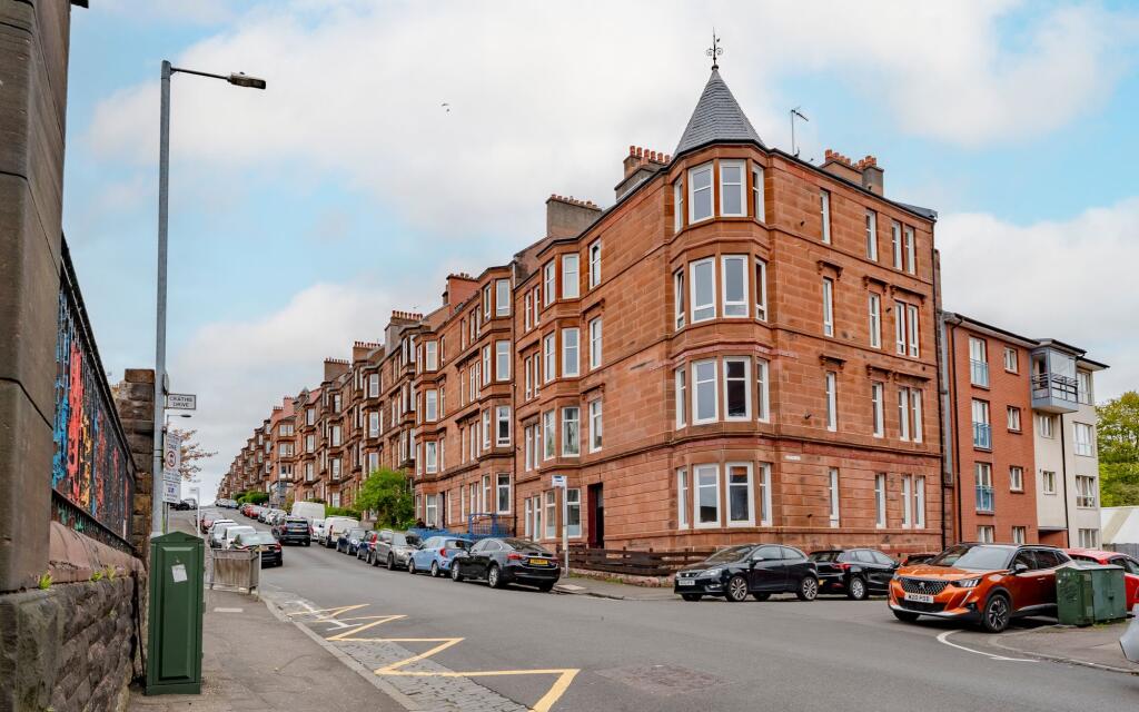 Main image of property: Thornwood Avenue, Flat 2/2, Thornwood, Glasgow, G11 7QY