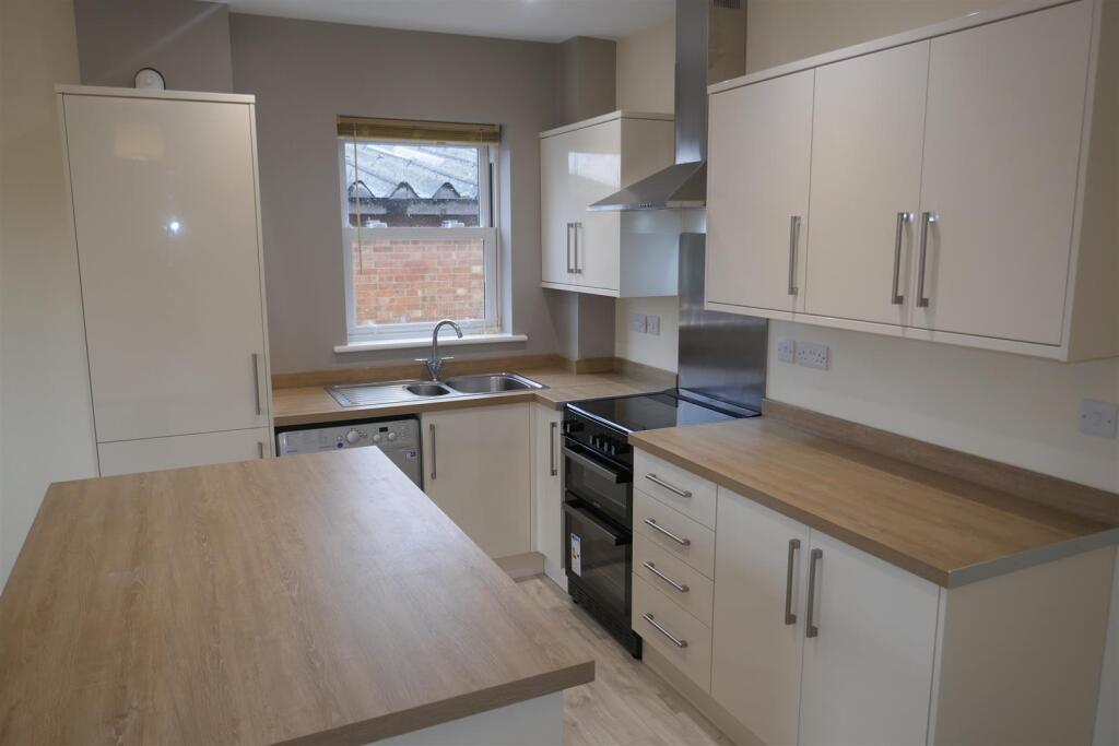 Apartment in Kettering, Brambleside - View 4