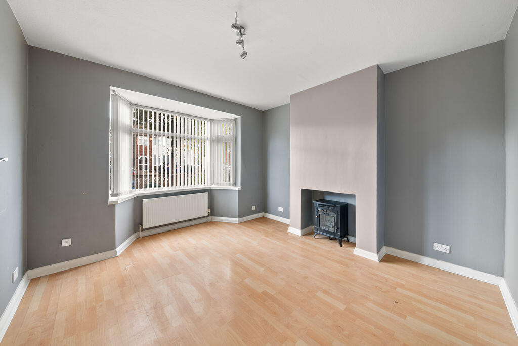 Apartment in Southall - View 4