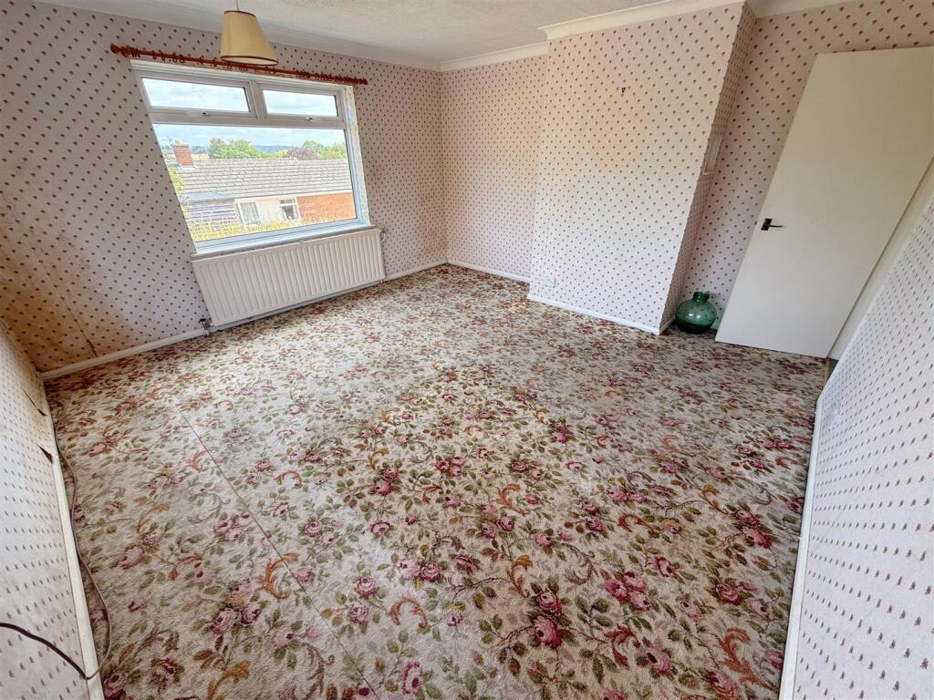 House in Worcester - More