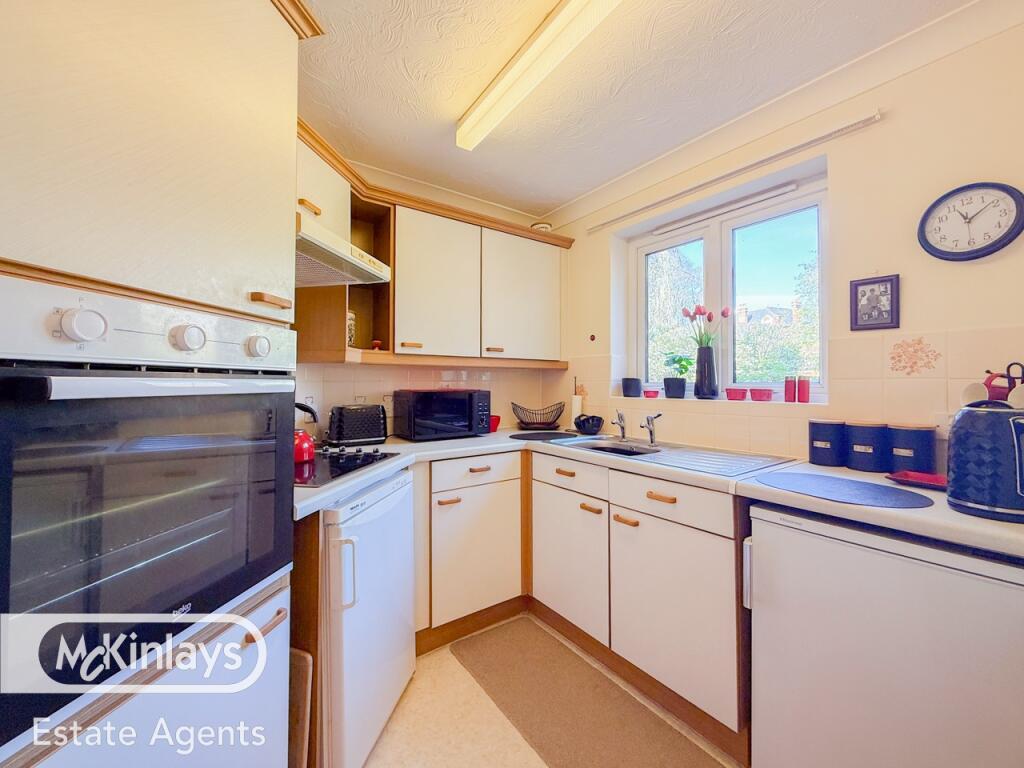 Ground Floor Retirement Apartment with Garden Access, Avongrove Court, TA1 - View 3