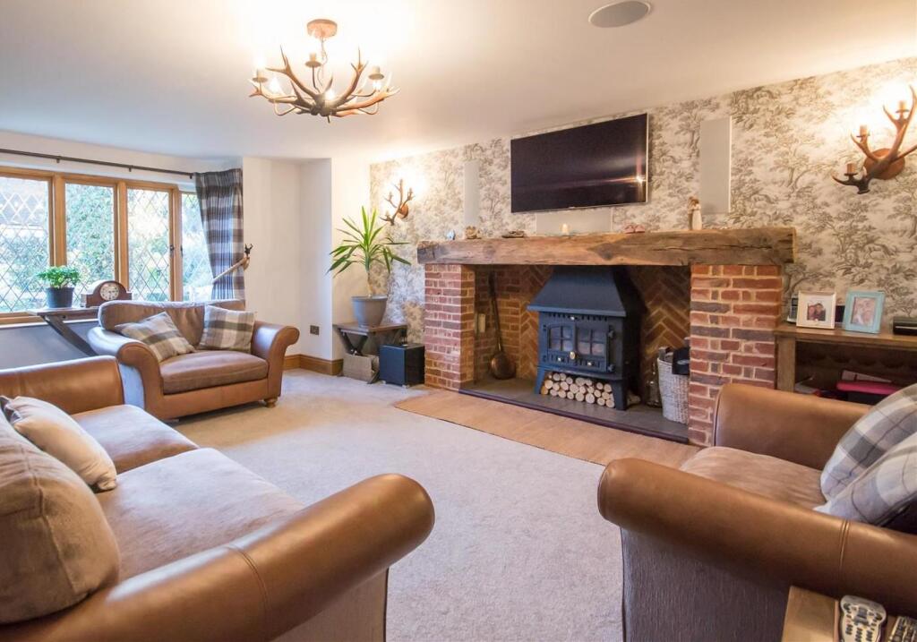 House in Brentwood, Blackmore, Blackmore, Hook End and Wyatts Green - More