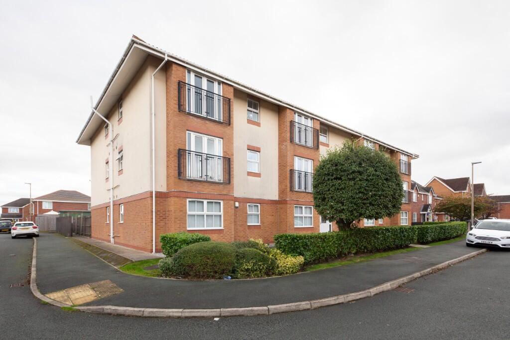 2-bed flat on Weavermill Park, WN4, £84,000