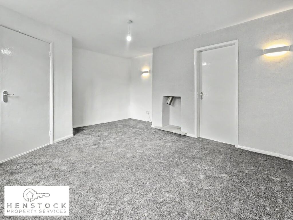 Croftgates Road, Middleton, Manchester, M24 photo 4