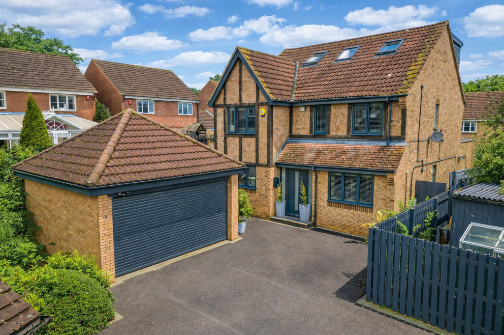 Main image of property: Godrevy Grove, Tattenhoe, MK4
