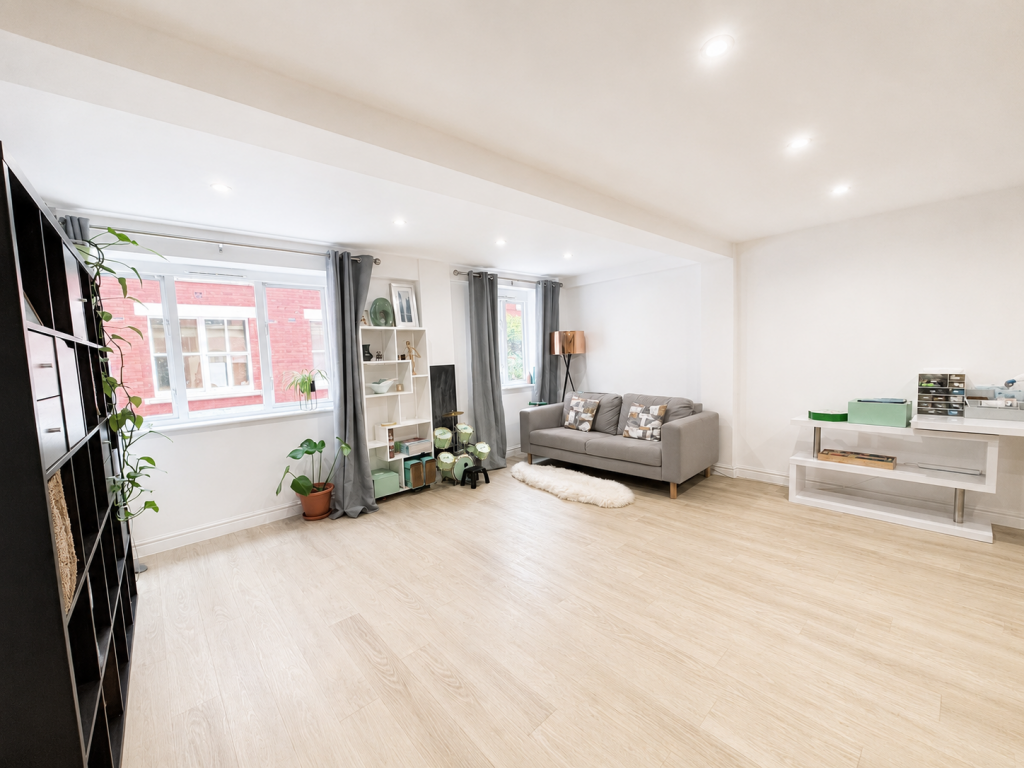 Apartment in Manchester, City Centre - View 4