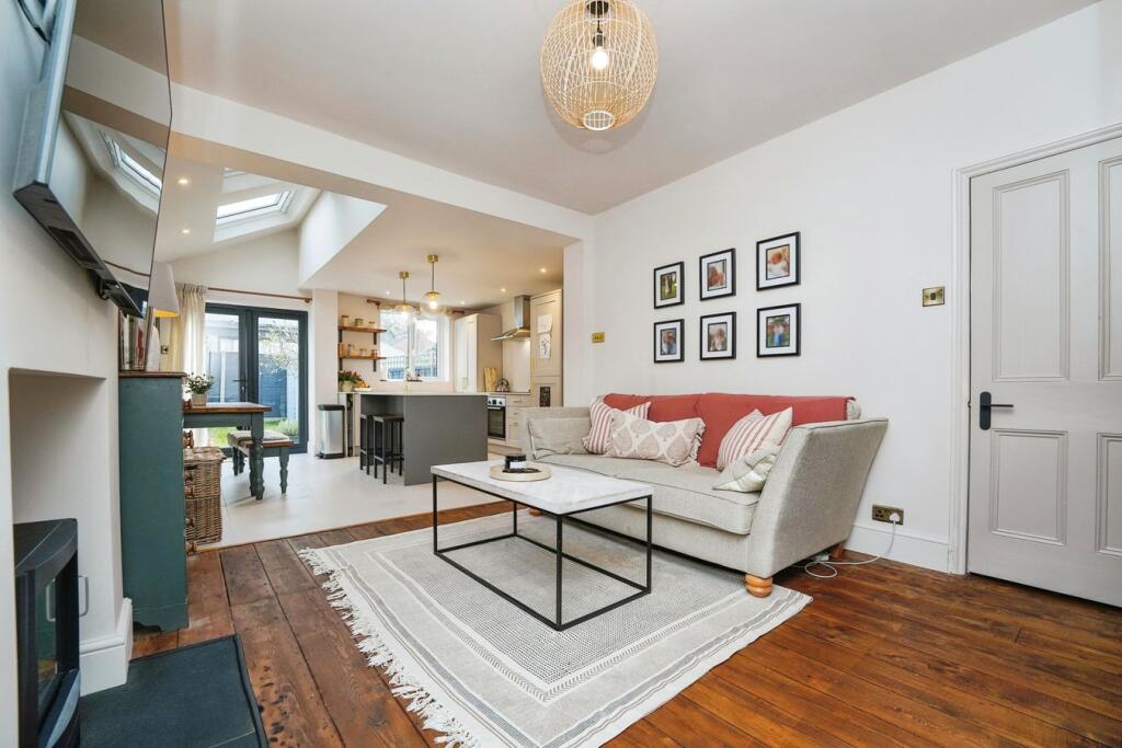 House in Cheltenham, Sandford, Montpellier - View 2