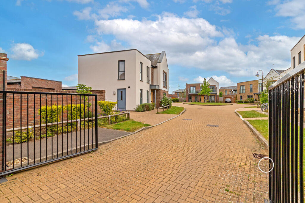 House in Milton Keynes, Oakgrove, Broughton and Milton Keynes - View 3