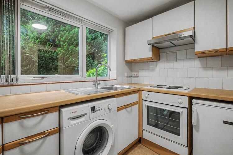 Apartment in Oxford, Headington - View 2