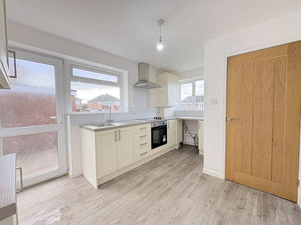 Norwood Avenue, Hesketh Bank, Preston PR4 photo 2