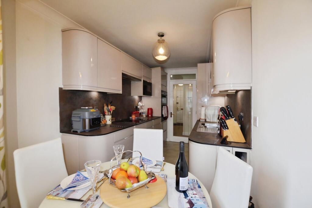 Apartment in Torquay - View 4