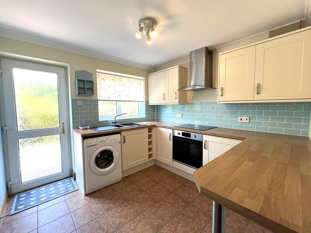 Linden Drive, Chatteris, Cambs., PE16 6DZ photo 2