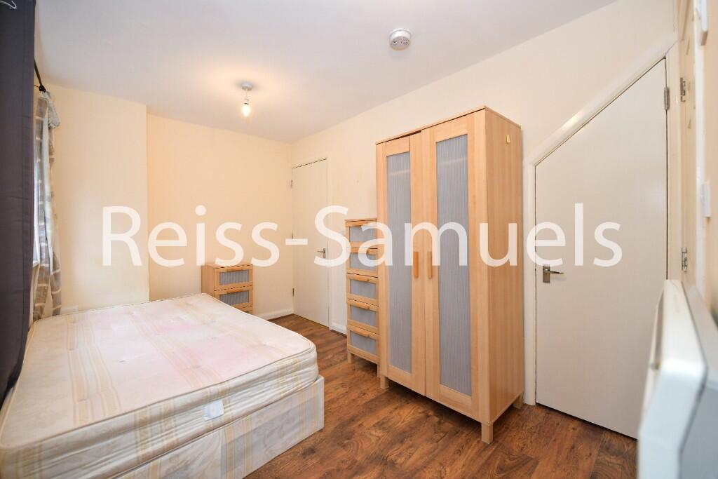5 bedroom terraced house for rent