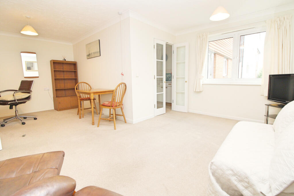 1-bed house on Alexandra Court, St Peters Close, Hove, £140,000