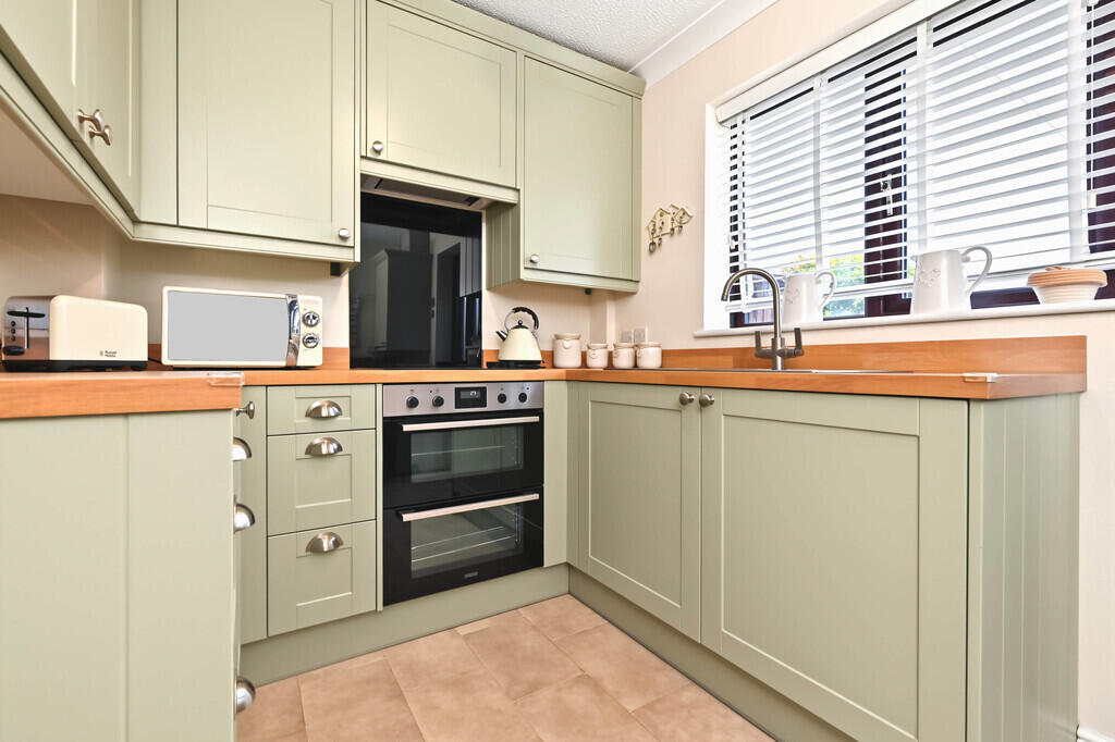 House in Stoke-on-Trent - View 4