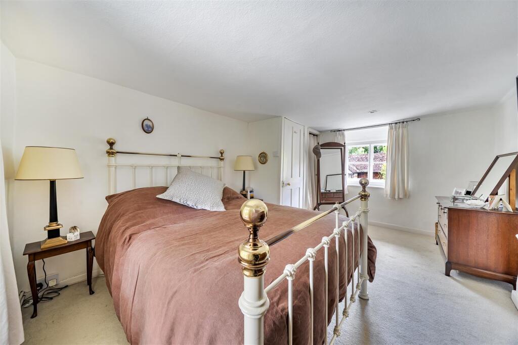 House in Child Okeford, Dorset - View 5