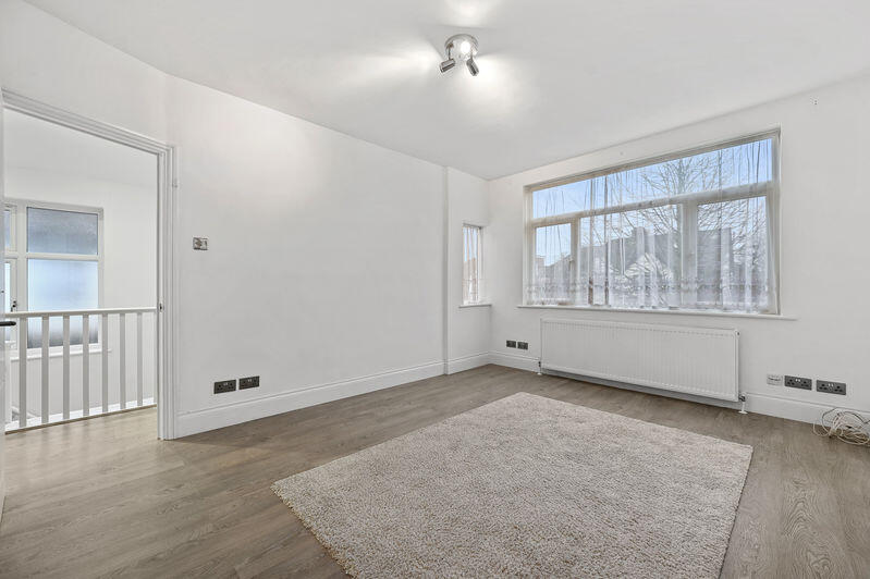 House in Harrow - View 4