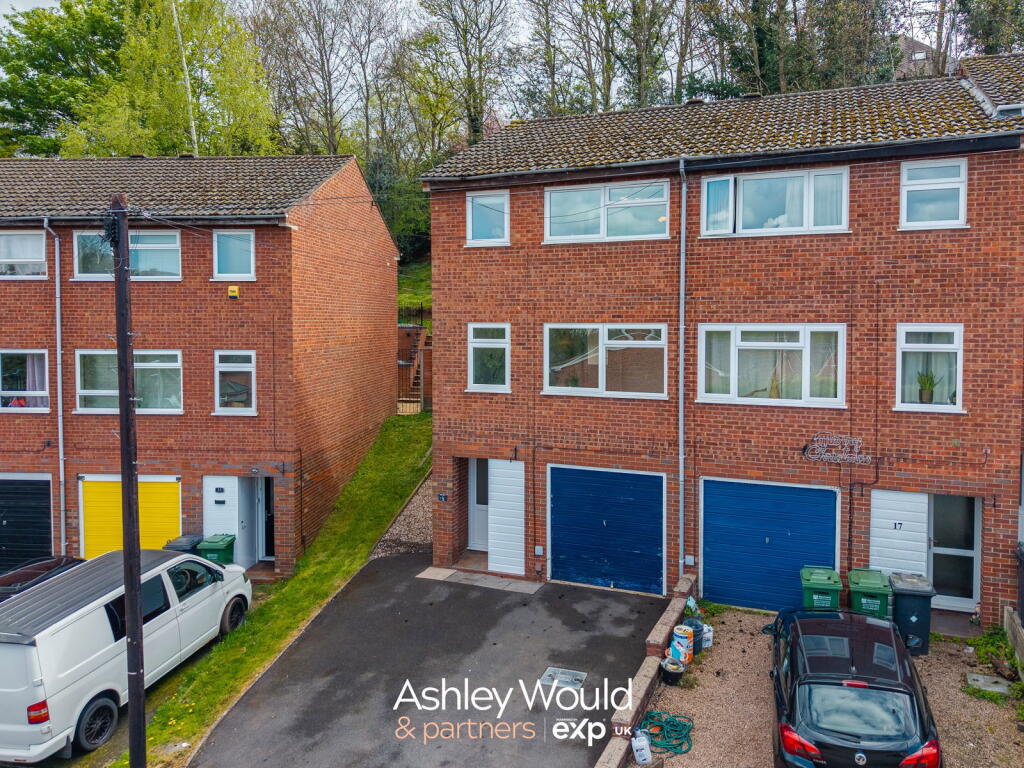 Main image of property: Brecknell Rise, Kidderminster, DY10 2QF