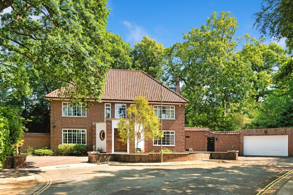 Main image of property: Canons Close, Off The Bishops Avenue, N2