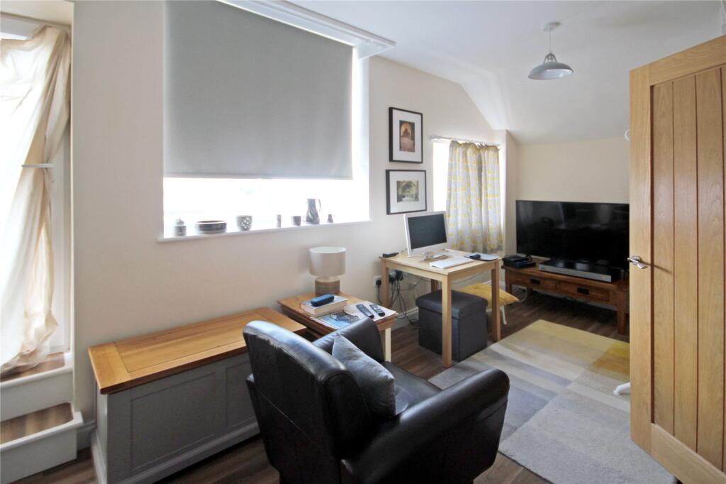 Apsley House, 50 High Street, Royal Wootton Bassett, SN4 photo 4