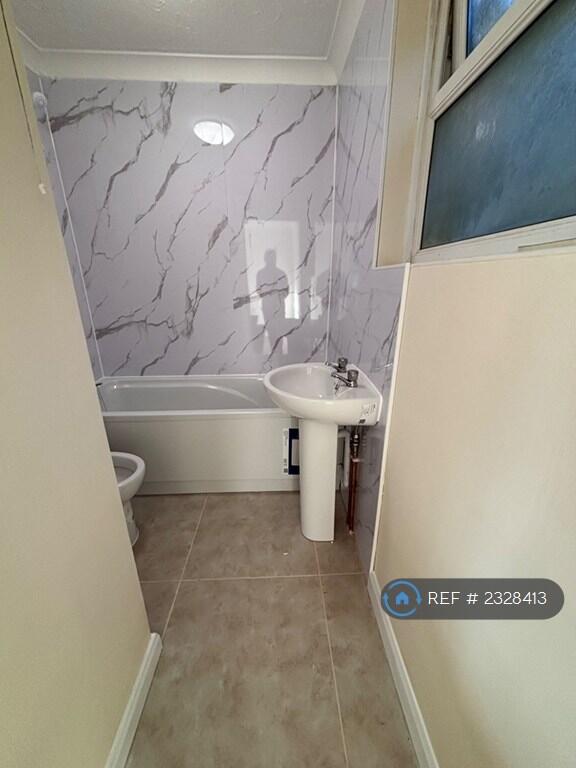 Apartment in Southampton - More