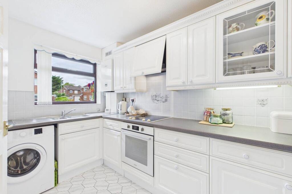 House in Burtonwood - More