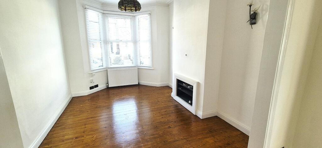 House in Gravesham, Rosherville, Perry Street - View 3