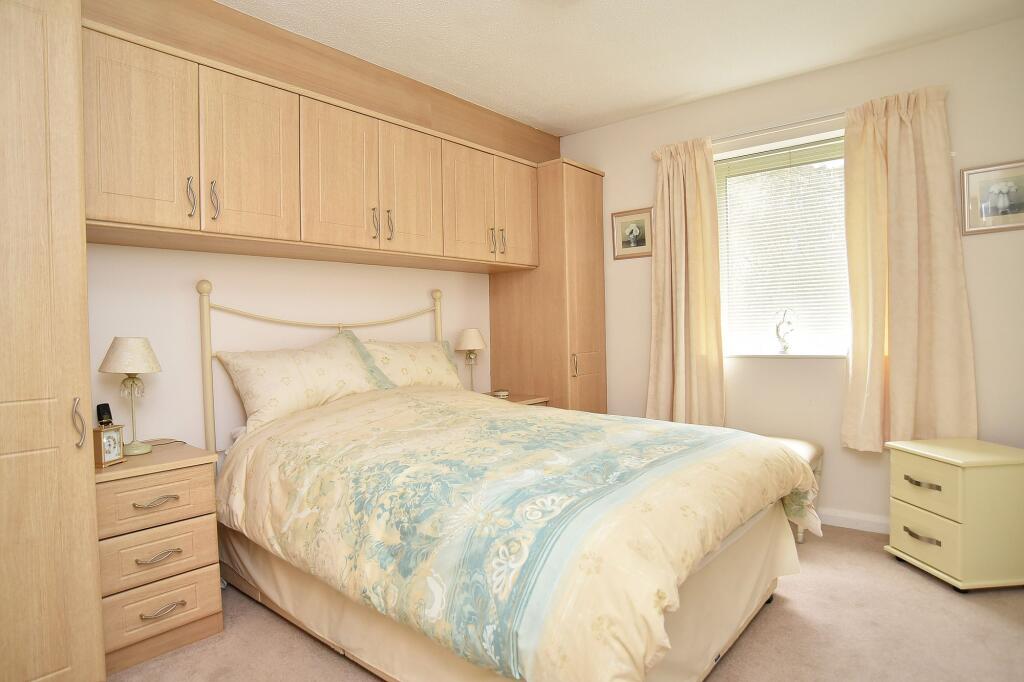 East Park Road, Harrogate, HG1 - View 4