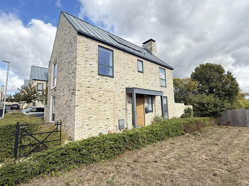 Main image of property: Ceres Place, Calne