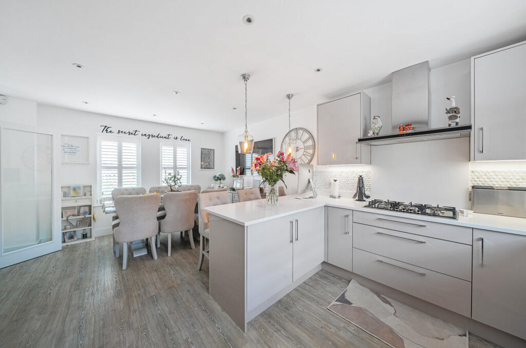 Bonnet Lane, Burgess Hill, West Sussex photo 4