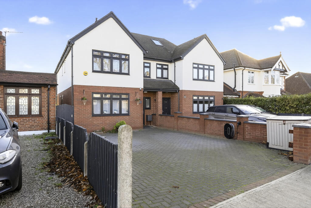 Main image of property: Mashiters Walk, London, RM1