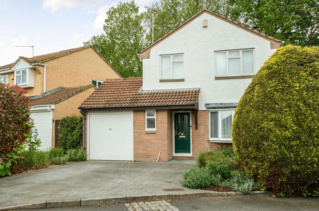 Main image of property: Petrel Close, Wokingham, Berkshire