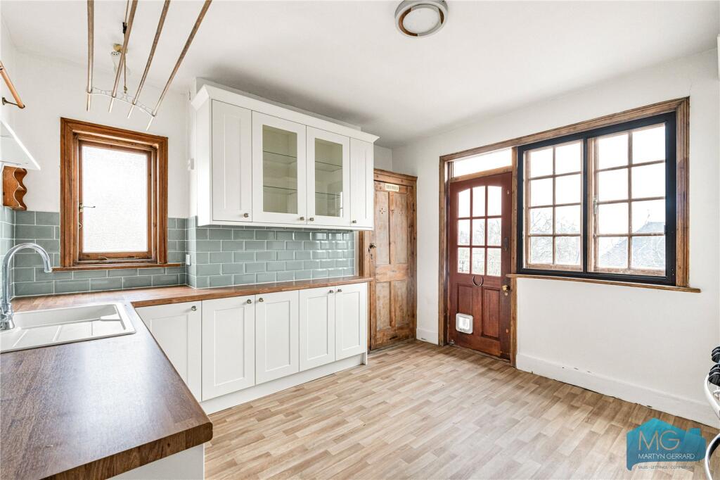 St. James Lane, London, N10 - View 3