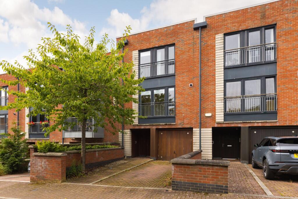 Main image of property: Fettes Rise, Inverleith, Edinburgh, Midlothian, EH4