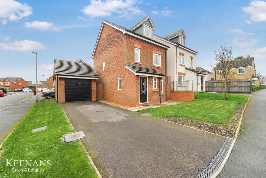 4-bed detached on Entwistle Drive, Blackburn, £270,000