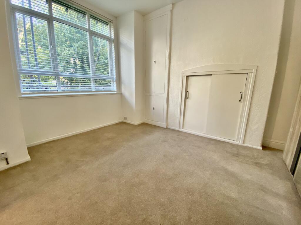 Apartment in Manchester, Parrs Wood, Didsbury - View 4