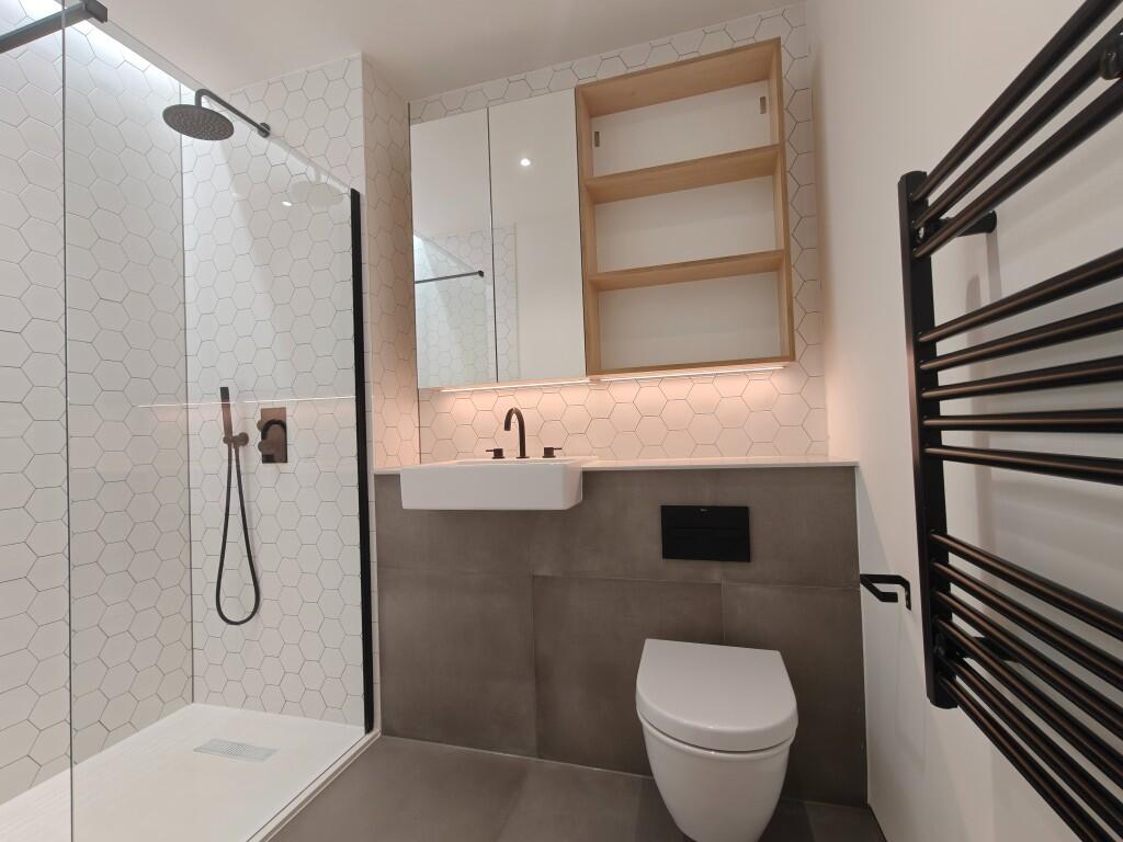 Main image of property: Great West Road, London, TW8