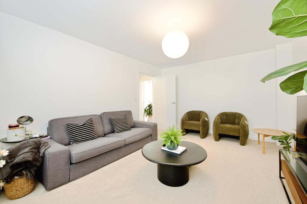 3-bed detached on Silver Birch Close, Waltham Cross, EN7, £575,000