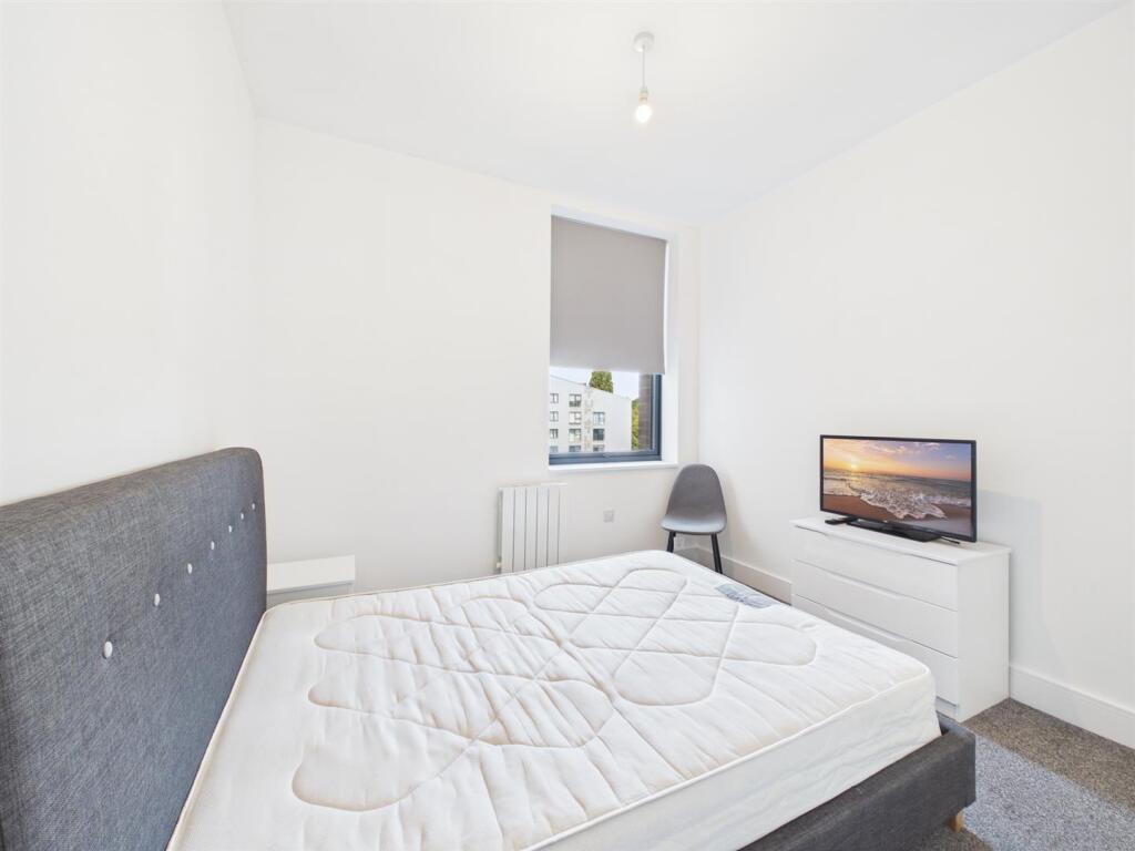 Apartment in Birmingham, West Midlands - View 3